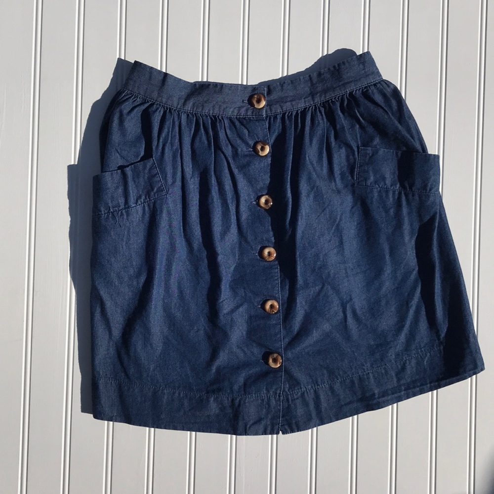 CUTE buttoned jean skirt